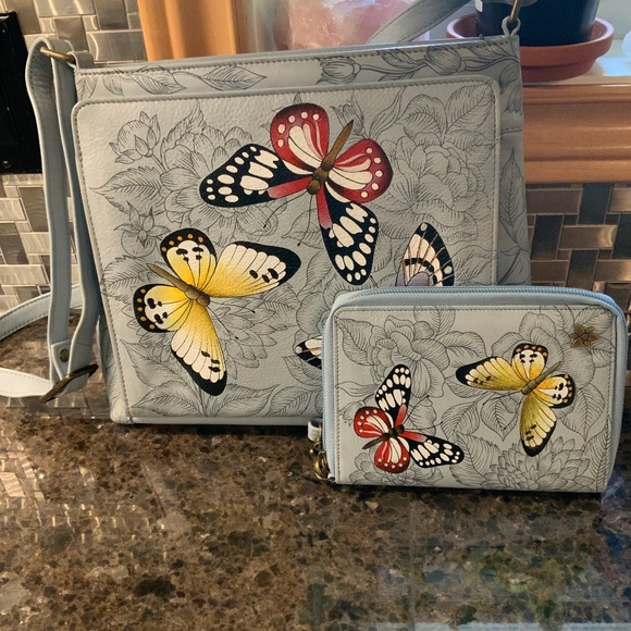 ANUSHKA HANDBAG - NWOT.   Butterflies… Cross body, bag with matching wallet…. - Picture 1 of 8